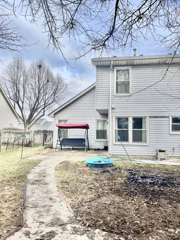 $349,900 | 1122 Bradbury Circle, Carol Stream, IL 60188