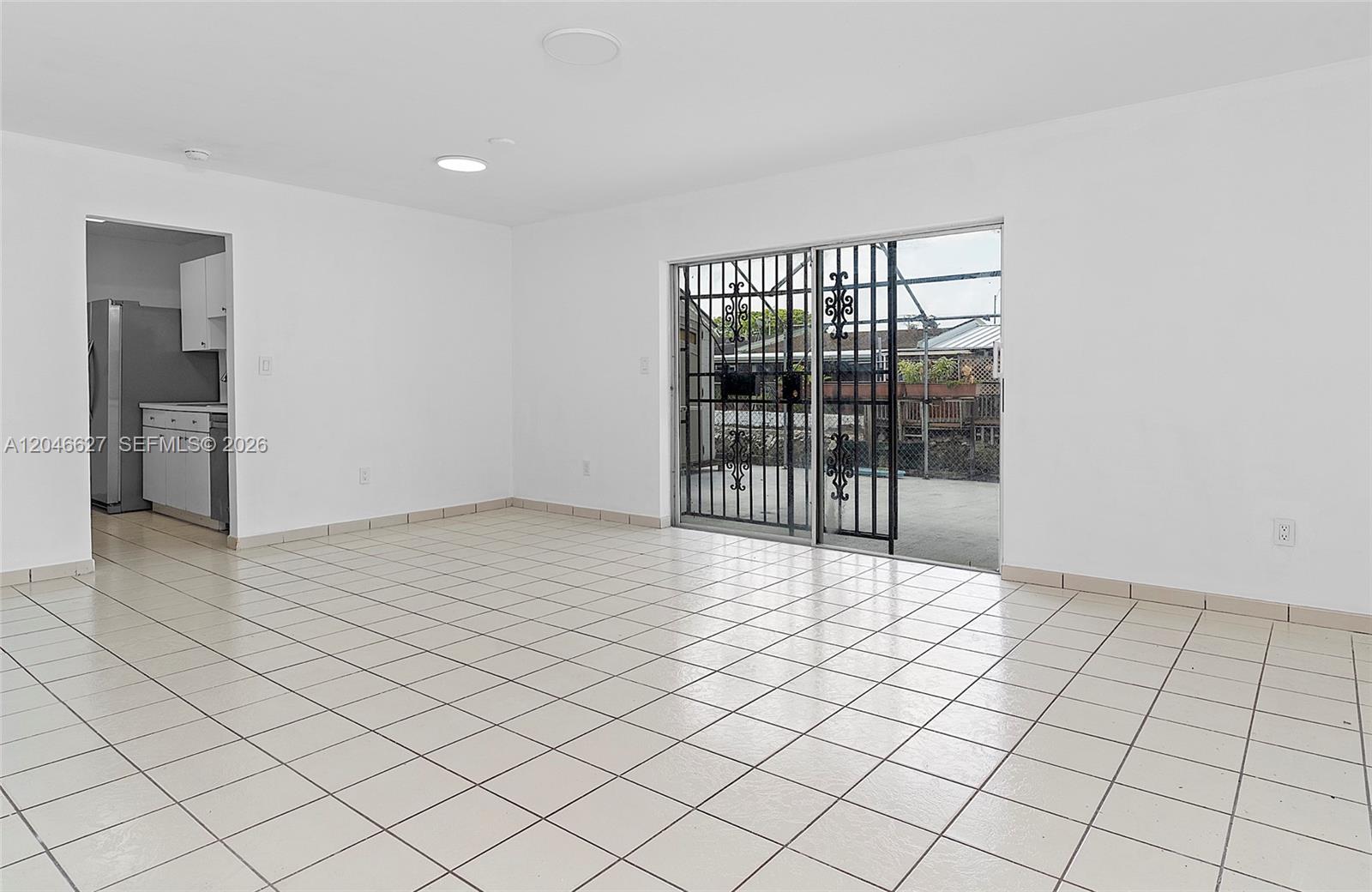 10112 Southwest 23rd Street Miami, FL 33165 - Photo 6 of 32