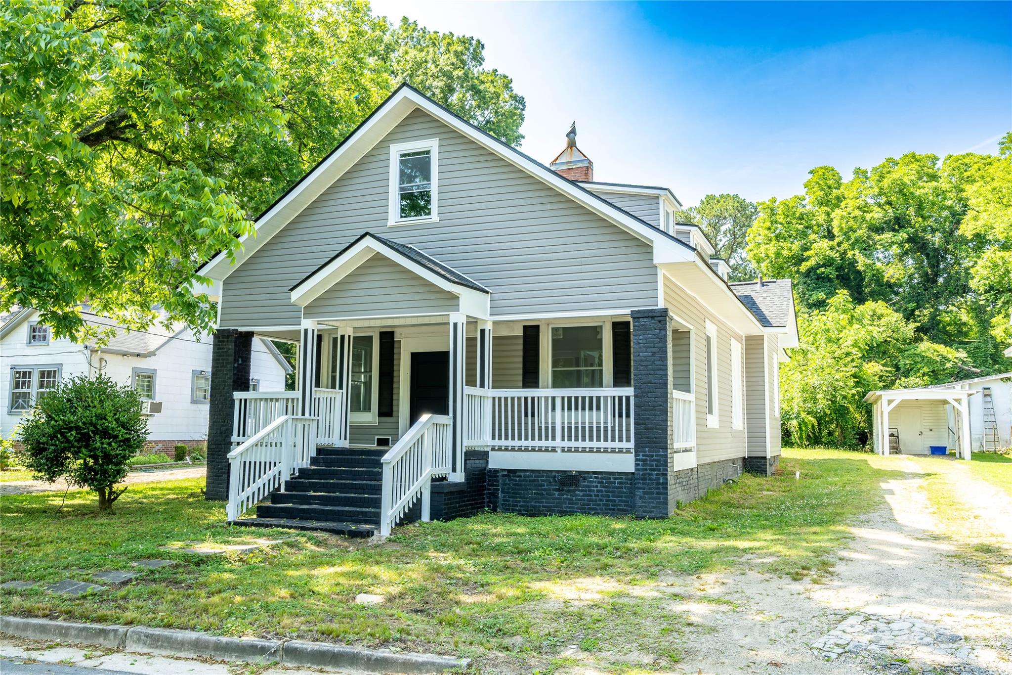 112 Hampton Street Chester, SC 29706 - Photo 2 of 29