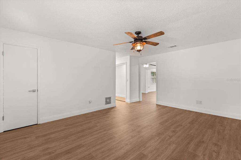 210 Kensington Road DeLand, FL 32724 - Photo 4 of 30