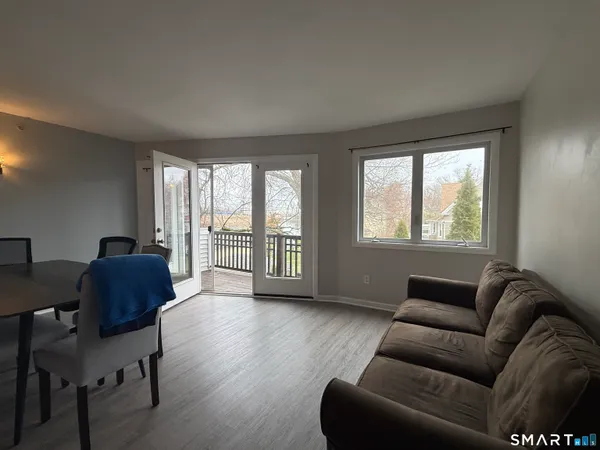 $2,600 | 3250 Fairfield Avenue, Unit 211, Bridgeport, CT 06605