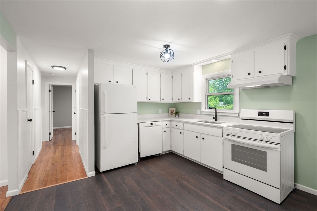 188 Moss Road Springfield, MA 01119 - Photo 12 of 29