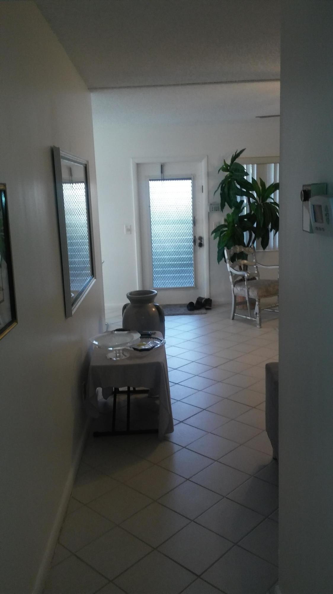 172 Fanshaw East Boca Raton, FL 33434 - Photo 7 of 13 20190103_135254