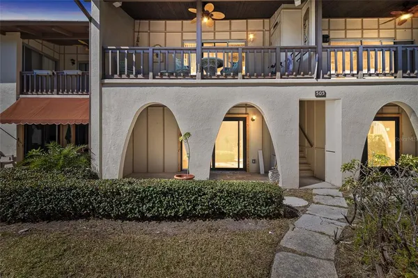 $2,300 | 505 Plaza Seville Court, Unit 9, Treasure Island, FL 33706