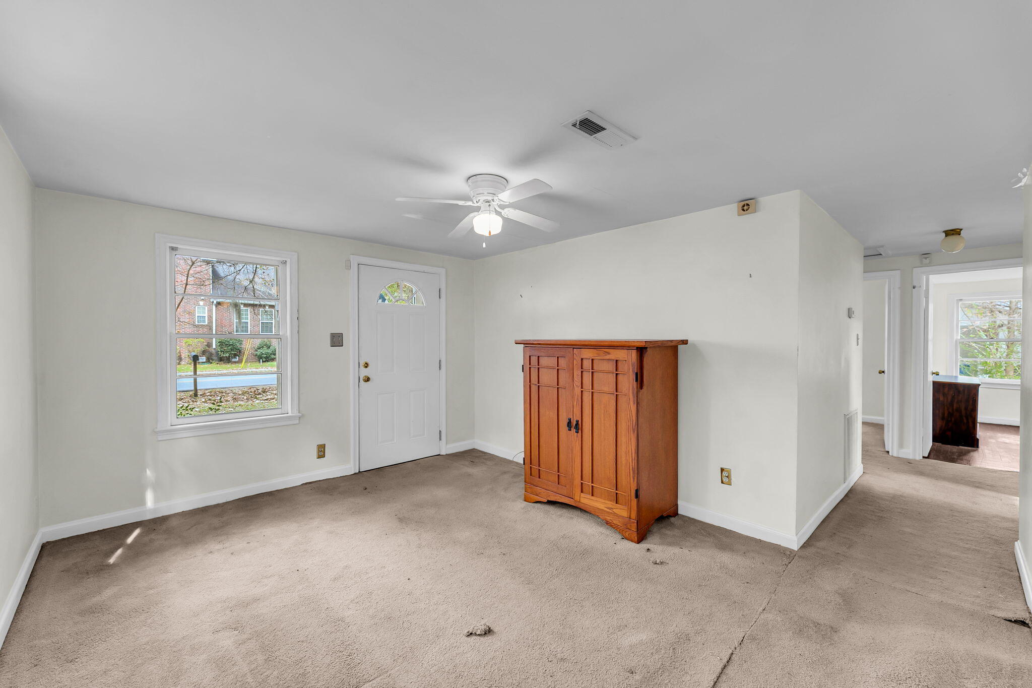 1849 Dogwood Road Charleston, SC 29414 - Photo 4 of 23 1849 Dogwood Road