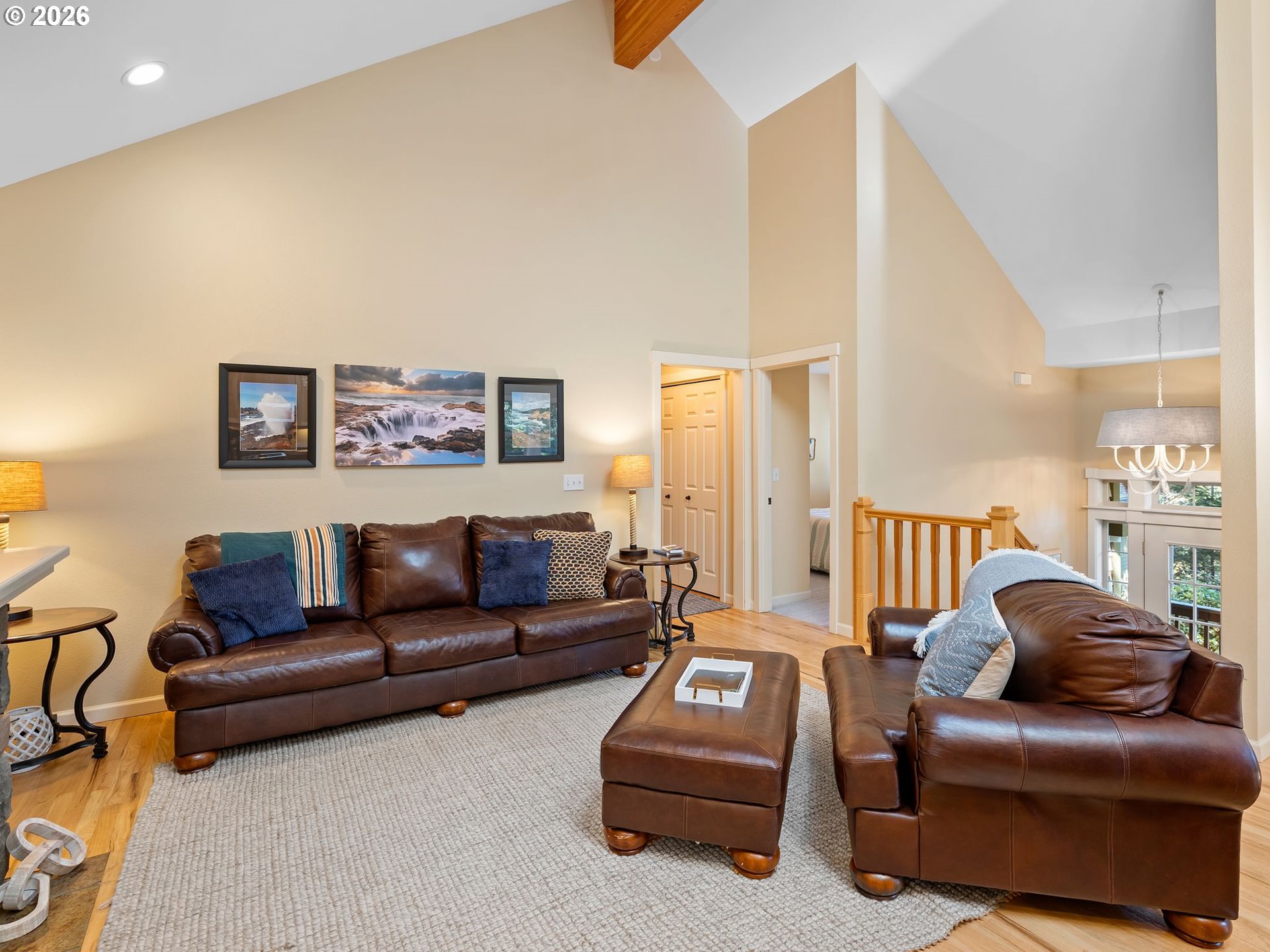 10 Big Tree Road Gleneden Beach, OR 97388 - Photo 4 of 48 a living room with furniture