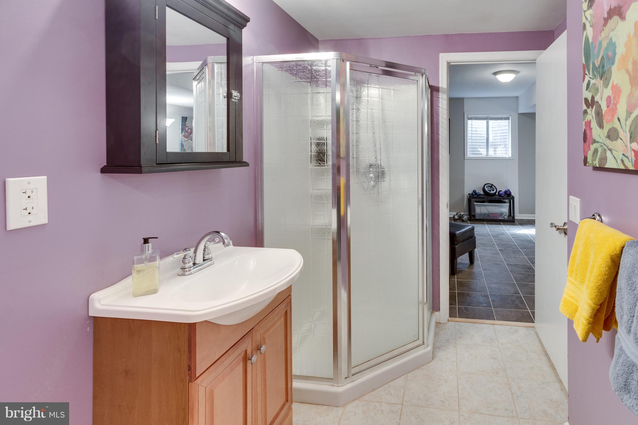 1219 Old Stable Road McLean, VA 22102 - Photo 22 of 29 Bath