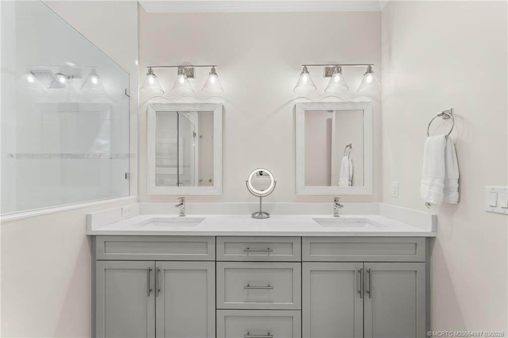 517 Southwest Ocean Boulevard Stuart, FL 34994 - Photo 22 of 45 Owners Private bathroom