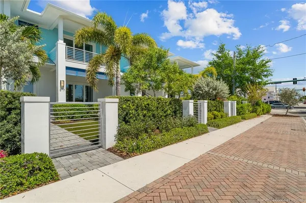 $895,000 | 517 Southwest Ocean Boulevard, Stuart, FL 34994