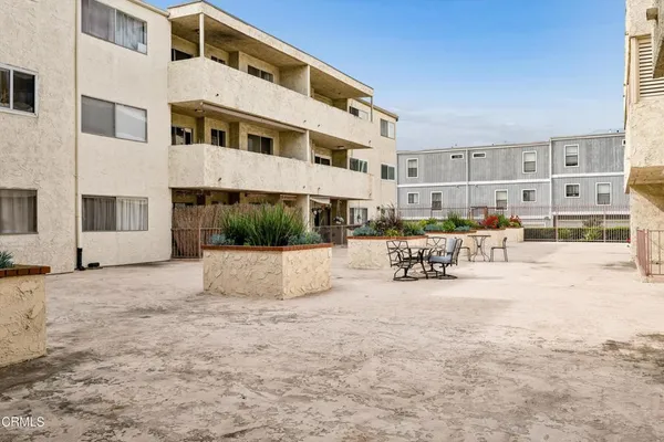 $515,000 | 125 South Sierra Madre Boulevard, Unit 304, Pasadena, CA 91107
