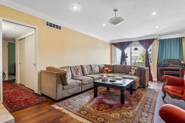 $515,000 | 125 South Sierra Madre Boulevard, Unit 304, Pasadena, CA 91107