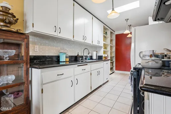 $515,000 | 125 South Sierra Madre Boulevard, Unit 304, Pasadena, CA 91107