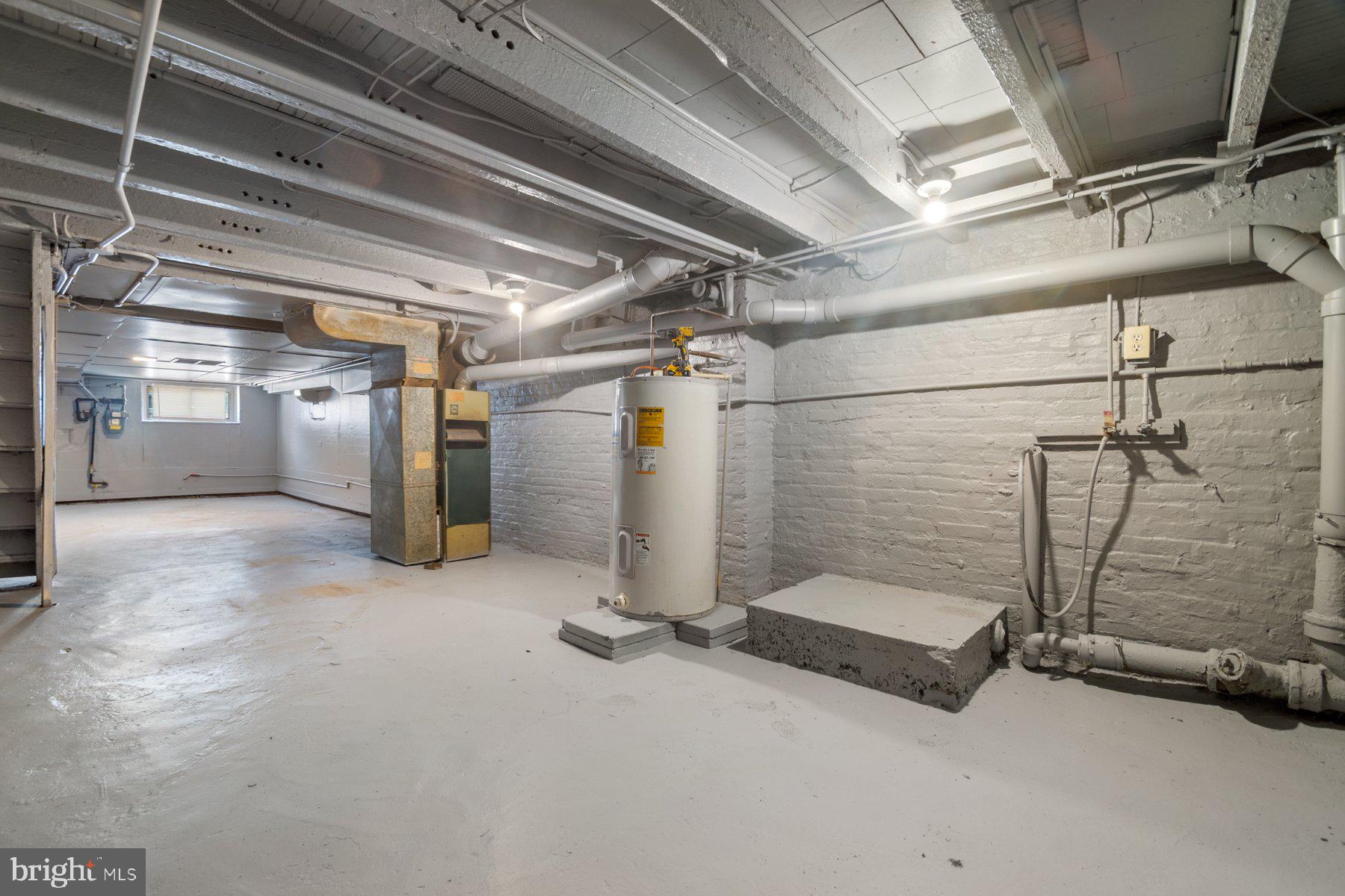 602 North Decker Avenue Baltimore, MD 21205 - Photo 15 of 16 a view of a room with gym equipment