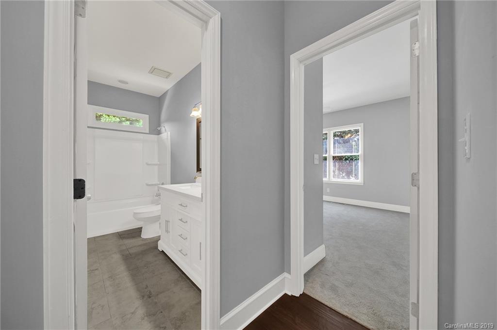 715 Beacon Knoll Lane Fort Mill, SC 29708 - Photo 19 of 33 Gallery Image 19
