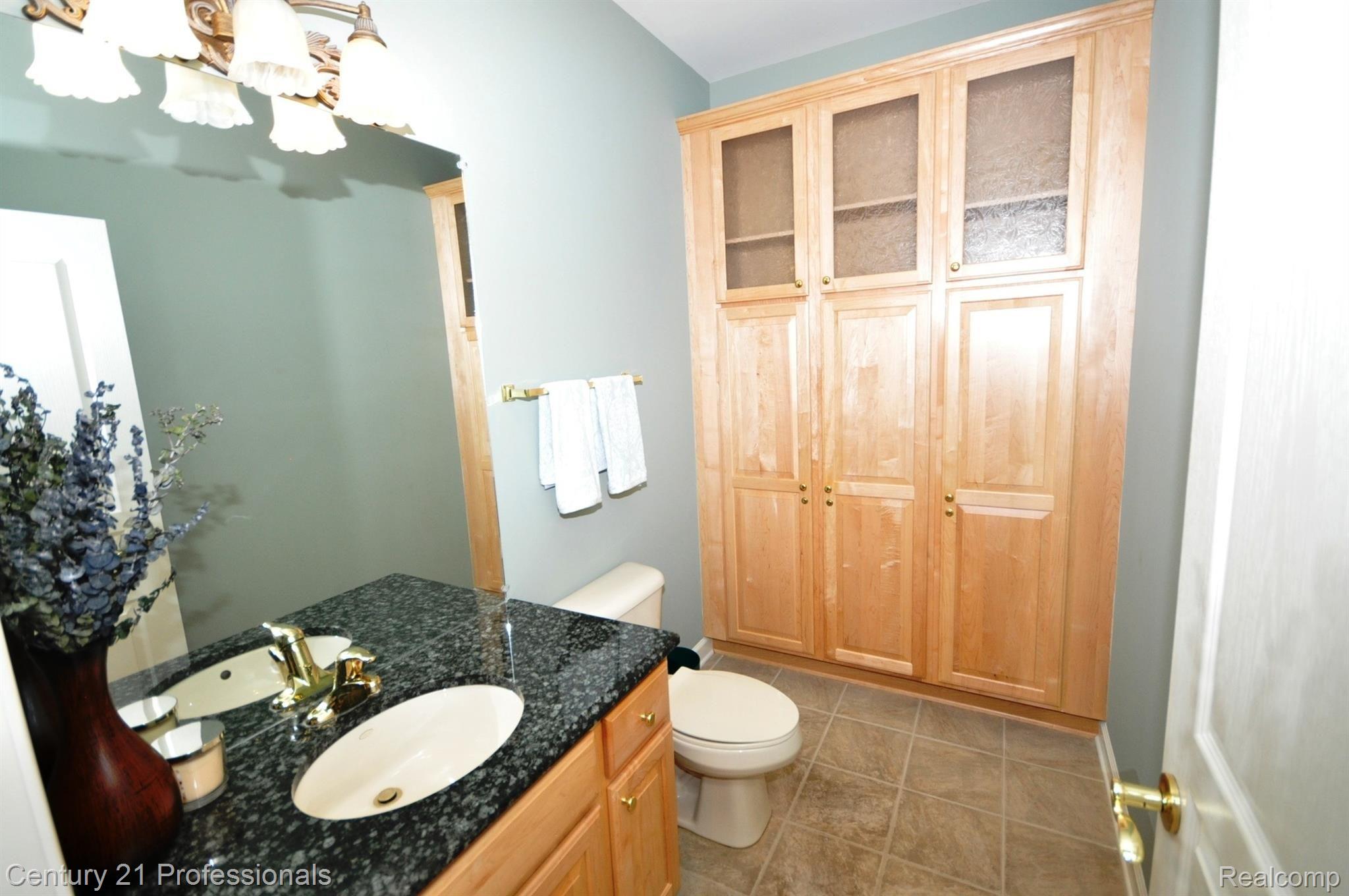 3725 Tremonte Circle Rochester, MI 48306 - Photo 24 of 50 24DSC_1060.JPG
