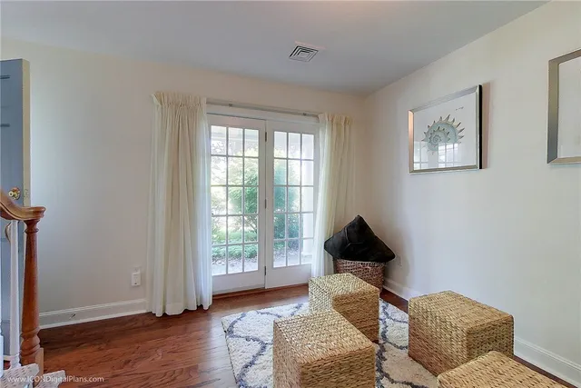 $2,600 | 521 Corey Lane, Middletown, RI 02842