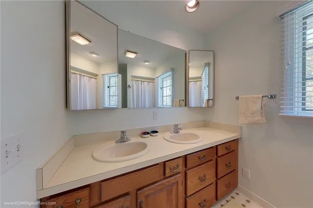 $2,600 | 521 Corey Lane, Middletown, RI 02842