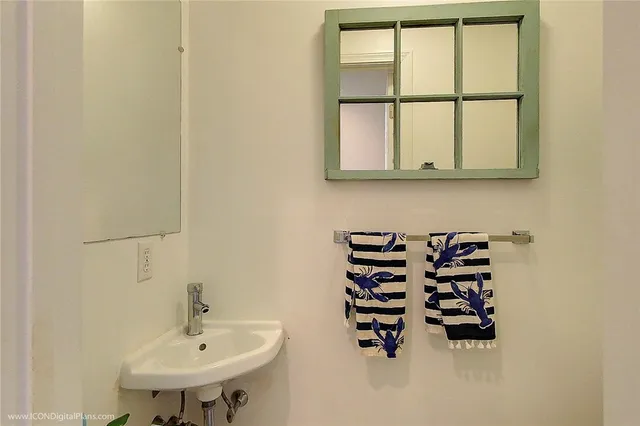 $2,600 | 521 Corey Lane, Middletown, RI 02842