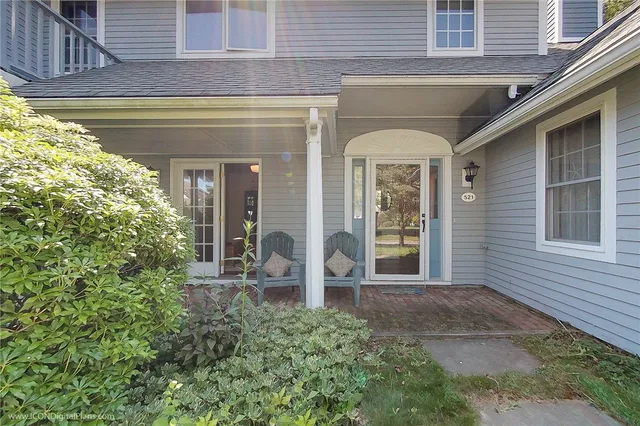 $2,600 | 521 Corey Lane, Middletown, RI 02842