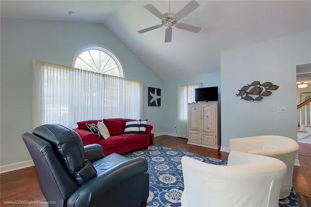 $2,600 | 521 Corey Lane, Middletown, RI 02842