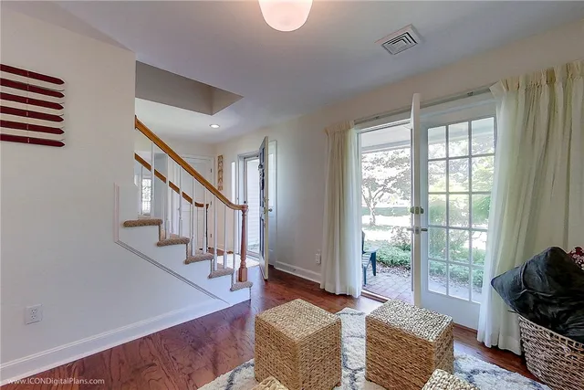 $2,600 | 521 Corey Lane, Middletown, RI 02842