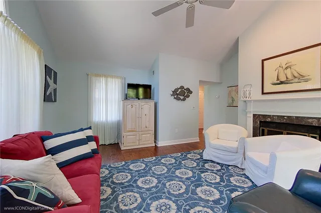 $2,600 | 521 Corey Lane, Middletown, RI 02842