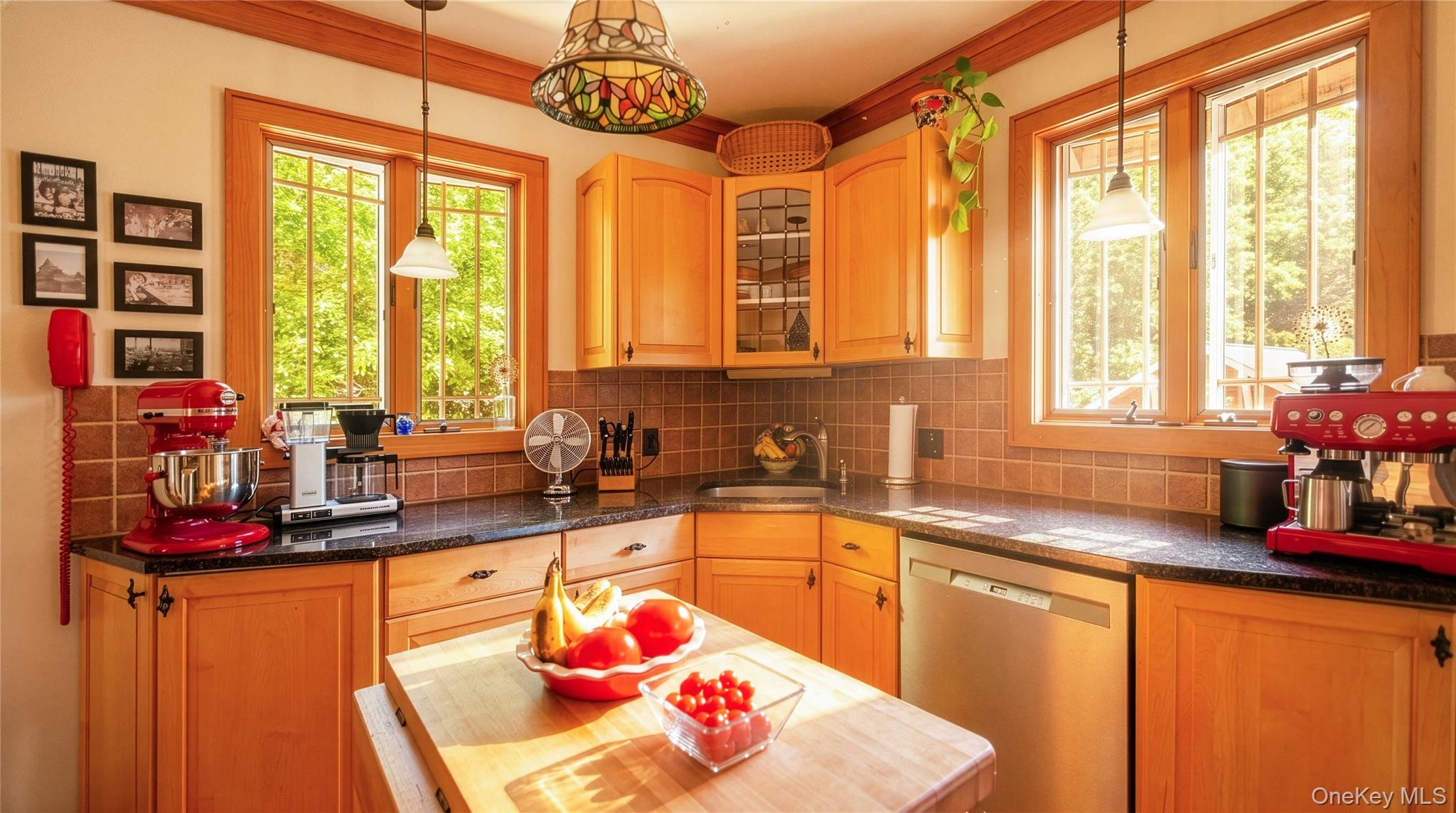 330 South Country Road Brookhaven, NY 11719 - Photo 13 of 40