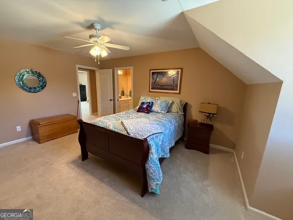 a view of a house with backyard