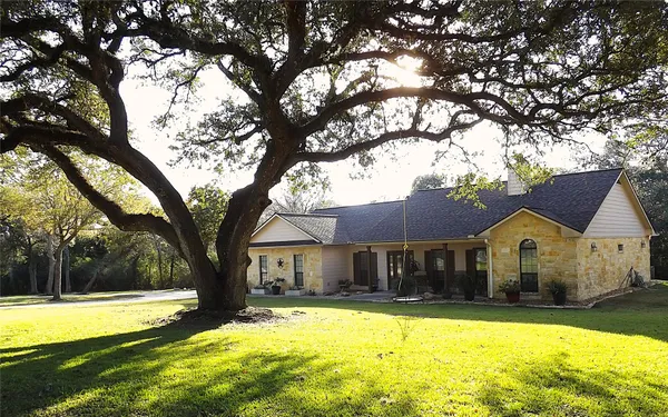 $918,000 | 4443 Highway 90, Alleyton, TX 78935