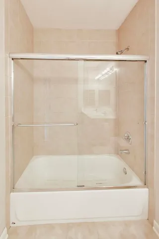 $370,000 | 1720 Oak Avenue, Unit 501, Evanston, IL 60201