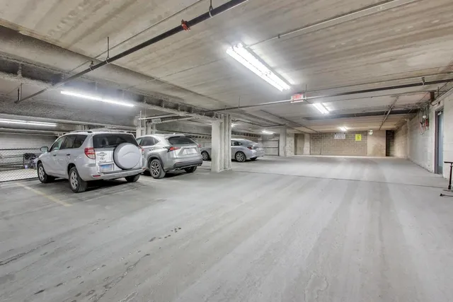 $370,000 | 1720 Oak Avenue, Unit 501, Evanston, IL 60201