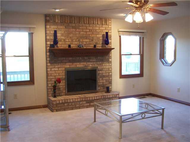 7545 Knapp Road Indianapolis, IN 46259 - Photo 6 of 11 Gallery Image 6