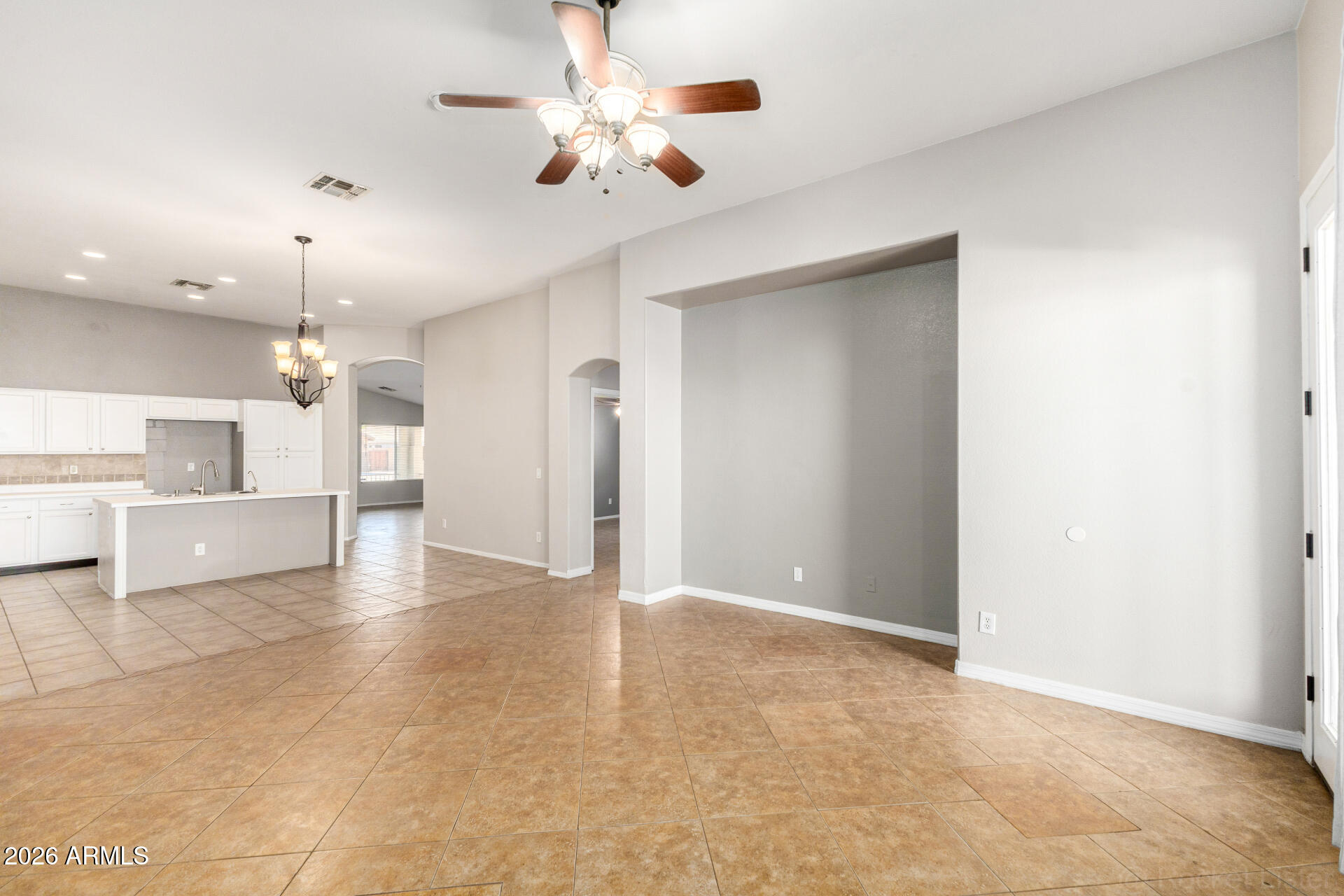 3798 South Seton Avenue Gilbert, AZ 85297 - Photo 11 of 37 11 - Seton