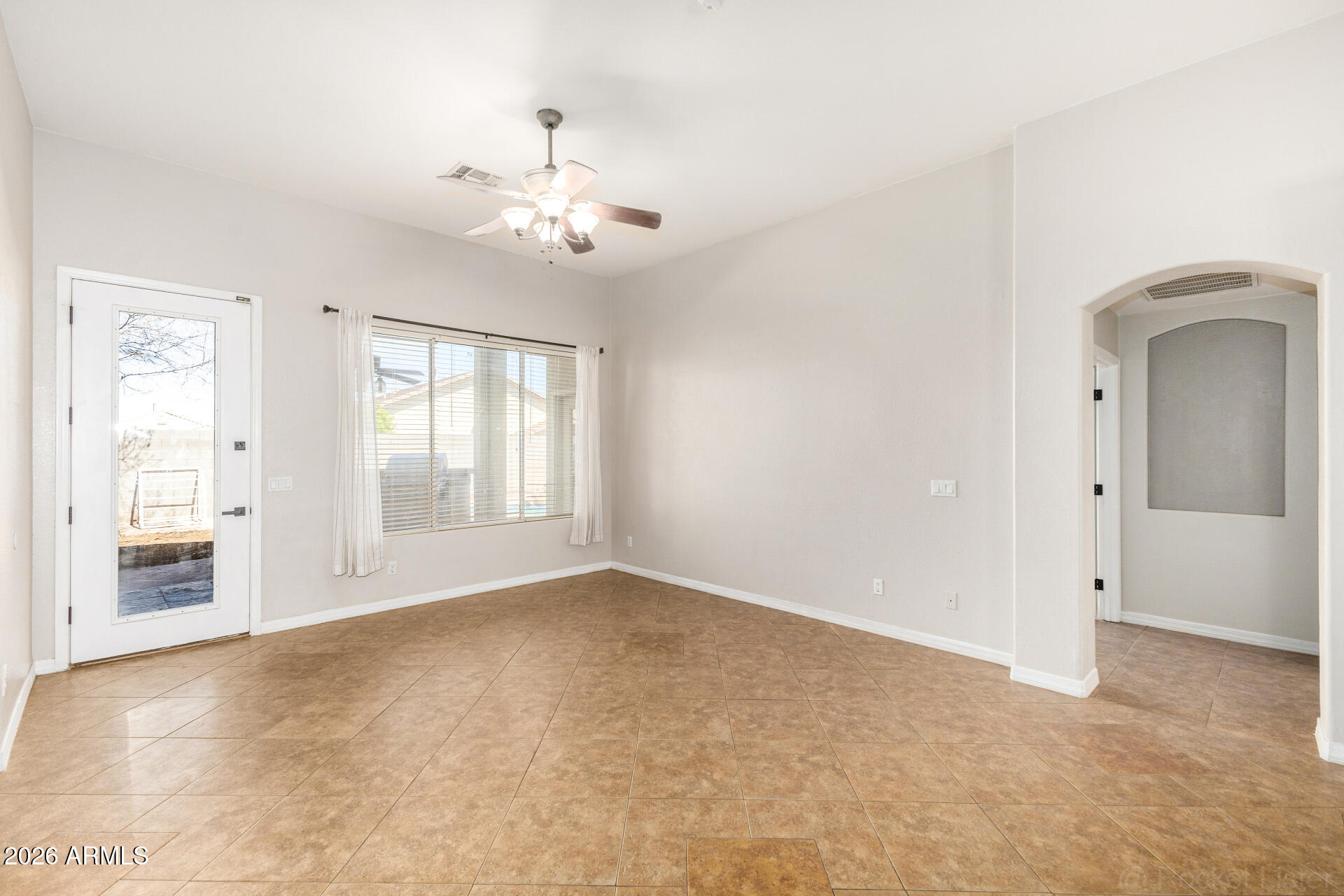 3798 South Seton Avenue Gilbert, AZ 85297 - Photo 10 of 37 10 - Seton