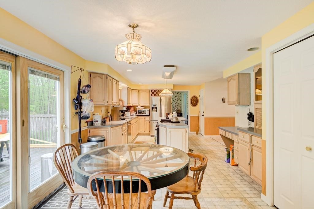 109 Apple Ridge Road West Springfield, MA 01089 - Photo 8 of 35 Gallery Image 8