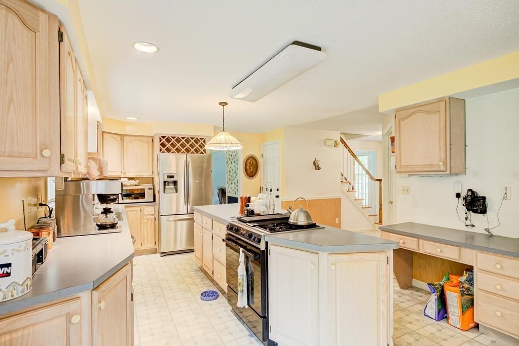 109 Apple Ridge Road West Springfield, MA 01089 - Photo 9 of 35 Gallery Image 9