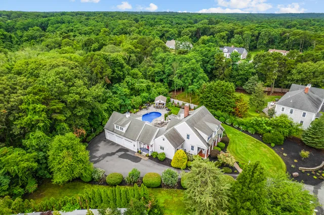 $1,999,000 | 4 Cowslip Path, East Sandwich, MA 02537