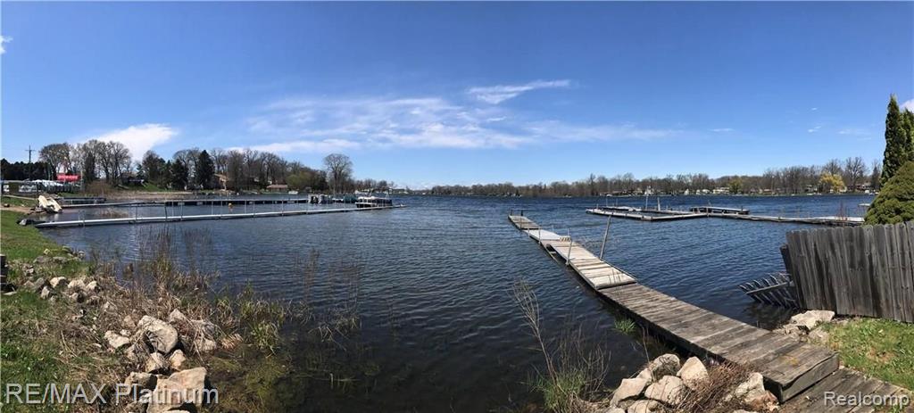 1846 South Hughes Road Brighton, MI 48114 - Photo 19 of 33