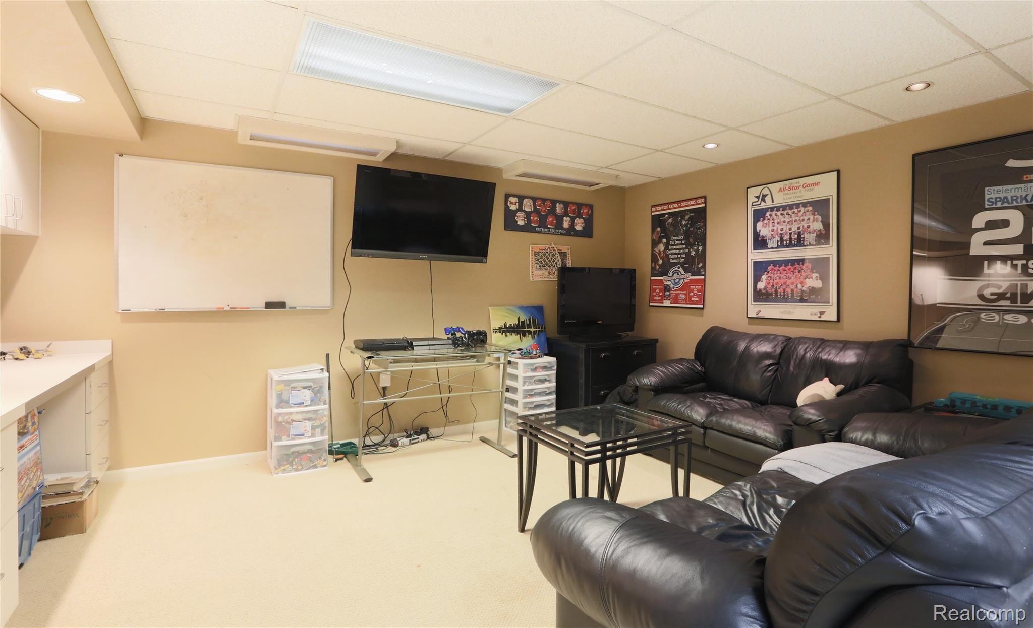 1138 Valley Stream Court Rochester, MI 48309 - Photo 23 of 31 0I0A9600.jpeg