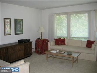 783 Keen Road Pottstown, PA 19465 - Photo 5 of 12 Living Room