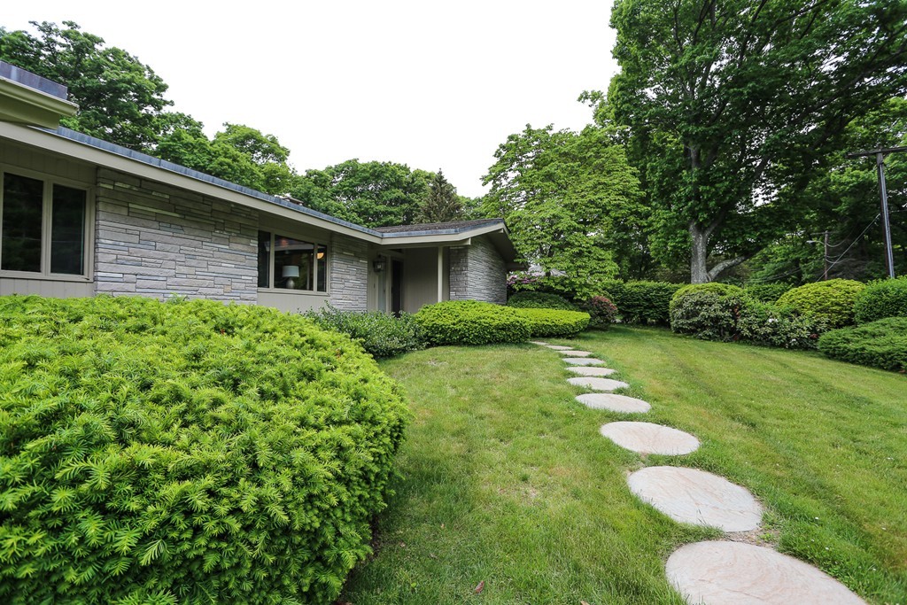 13 Rockland Road Danvers, MA 01923 - Photo 2 of 30 Gallery Image 2