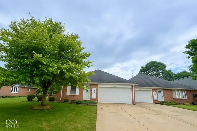 $256,000 | 1390 Holiday Lane East, Brownsburg, IN 46112