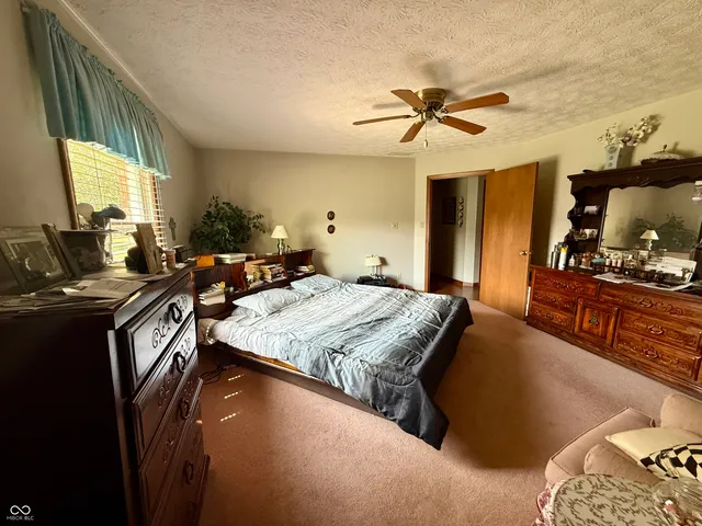 $256,000 | 1390 Holiday Lane East, Brownsburg, IN 46112