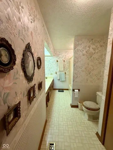 $256,000 | 1390 Holiday Lane East, Brownsburg, IN 46112