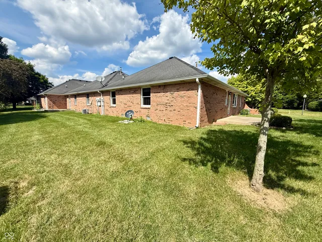 $256,000 | 1390 Holiday Lane East, Brownsburg, IN 46112