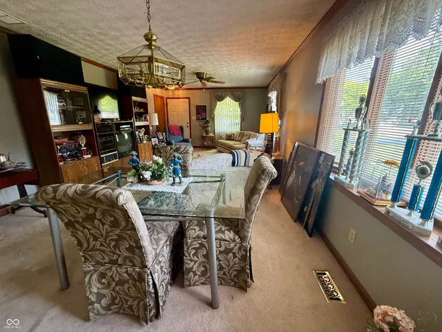 $256,000 | 1390 Holiday Lane East, Brownsburg, IN 46112