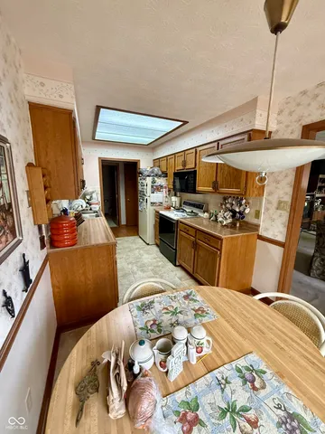 $256,000 | 1390 Holiday Lane East, Brownsburg, IN 46112