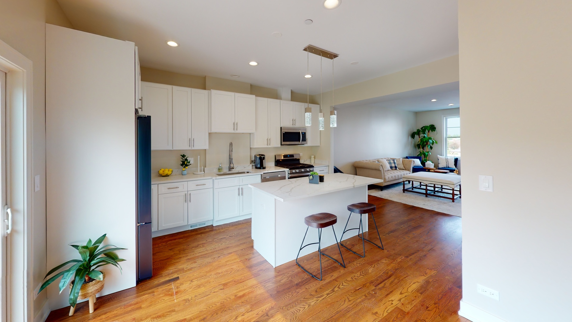 522 Highlands Parkway Itasca, IL 60143 - Photo 3 of 32