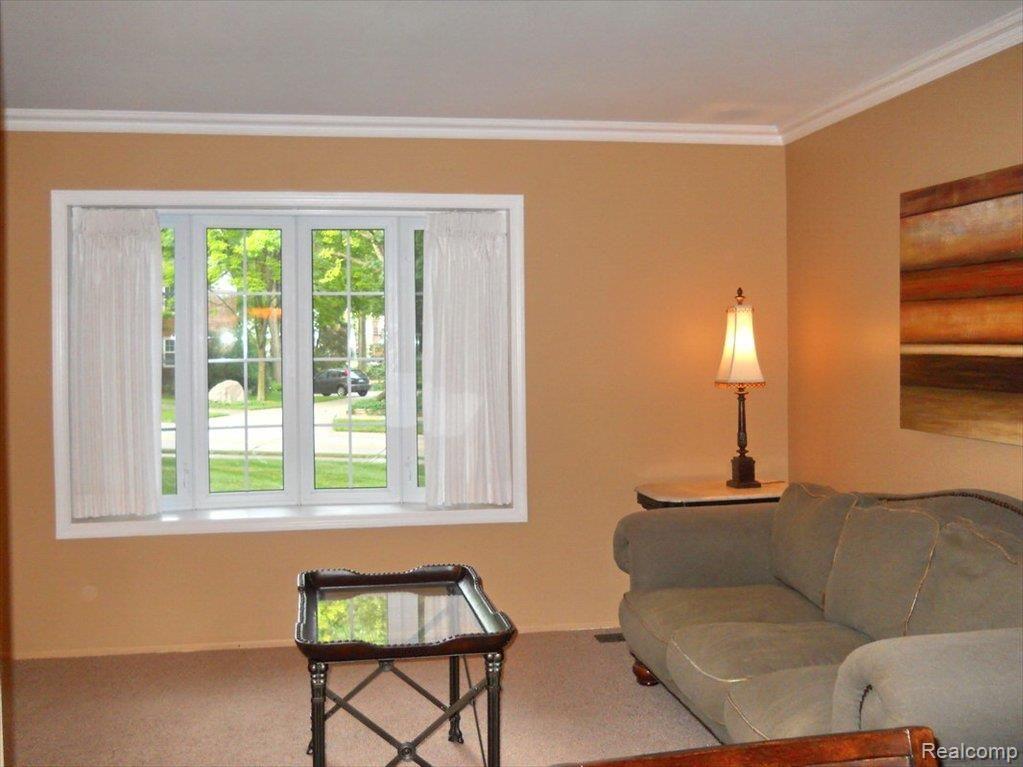 3603 Salem Road Troy, MI 48084 - Photo 6 of 25 Living Room