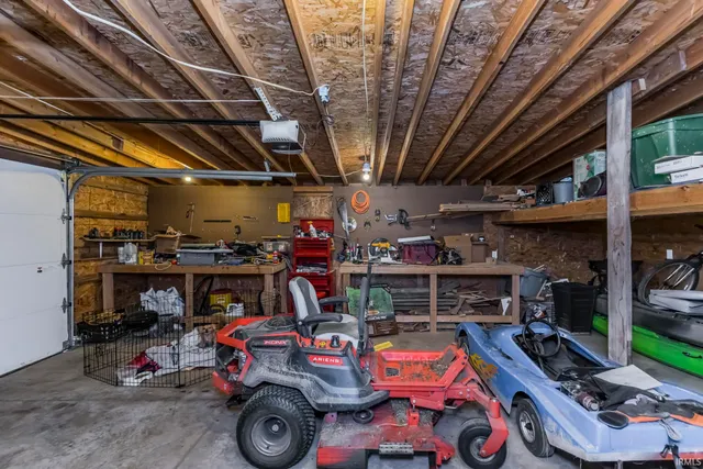 $185,000 | 18901 Wheeling Avenue, Gaston, IN 47342